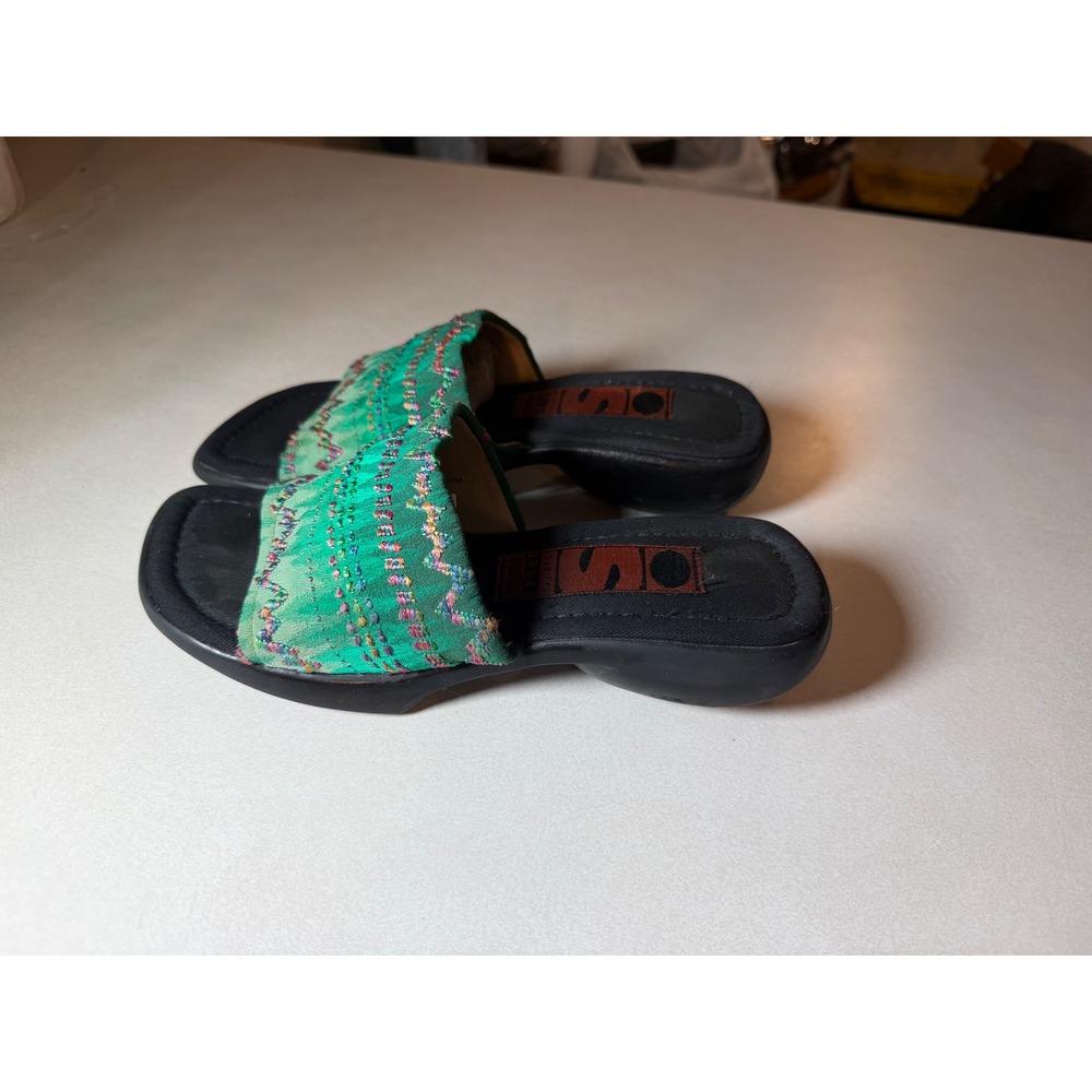 Inspired Soles by Arteffects Green Embroidered Slide Sandals Mules Womens 7M